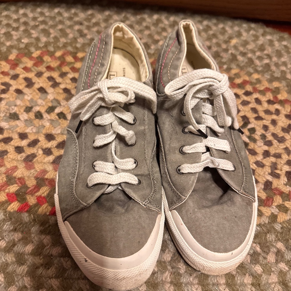 LL BEAN canvas sneakers size 9 women’s
